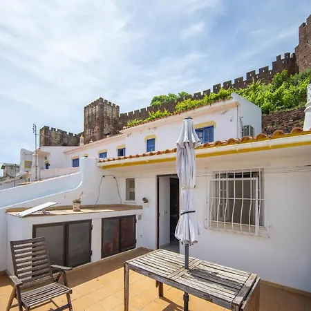 B103 - Castle Way Townhouse