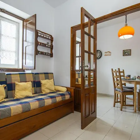 B103 - Castle Way Townhouse Holiday home Silves