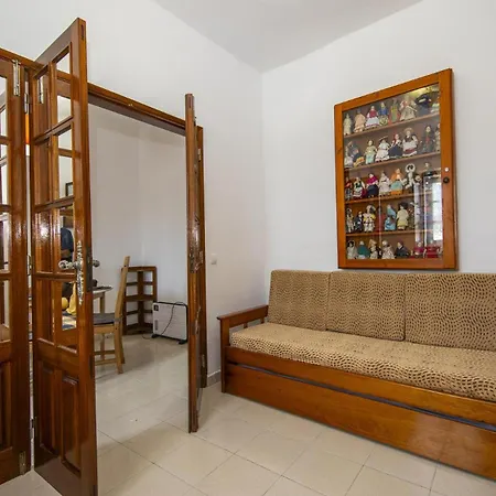 B103 - Castle Way Townhouse