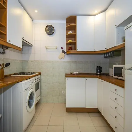 B103 - Castle Way Townhouse Holiday home