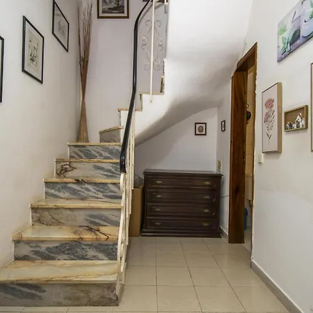 B103 - Castle Way Townhouse