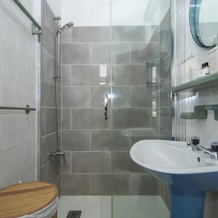 B103 - Castle Way Townhouse Holiday home