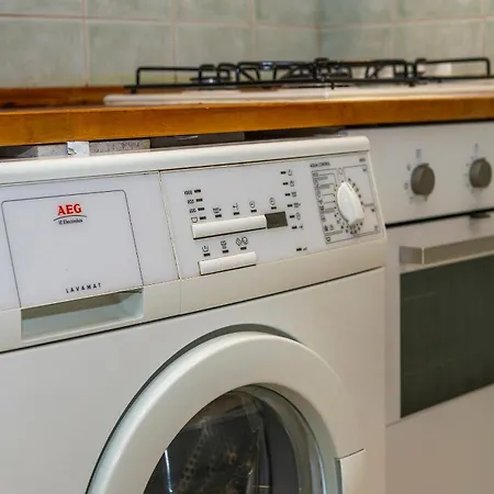B103 - Castle Way Townhouse Holiday home *