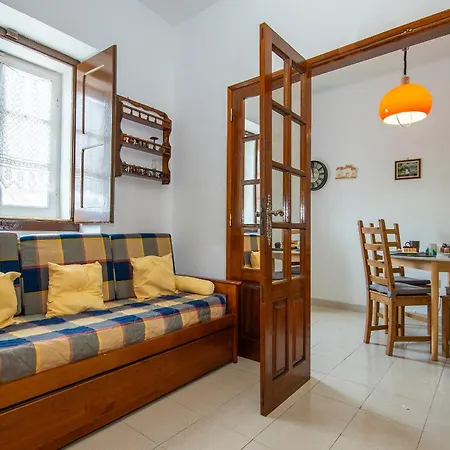 B103 - Castle Way Townhouse *